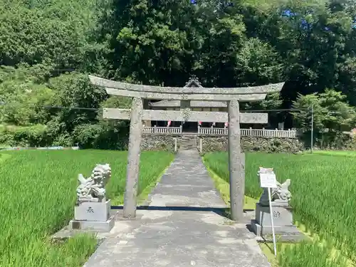 烏帽子杜三島神社の鳥居