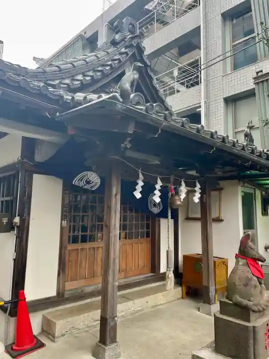 宝禄稲荷神社の{uncategorized: "未分類", other: "その他", undefined: "問題あり", building: "その他建物", grave: "お墓", sacred_gate: "鳥居", guardian: "狛犬", statue: "像", buddha: "仏像", history: "歴史", nature: "自然", garden: "庭園", animal: "動物", pagoda: "塔", temizu: "手水舎", mountain_gate: "山門・神門", sanctuary: "本殿・本堂", subordinate: "末社・摂社", art: "芸術", scenery: "景色", jizo: "地蔵", ema: "絵馬", goshuin: "御朱印", omikuji: "おみくじ", items: "授与品その他", amulet: "お守り", goshuincho: "御朱印帳", eats: "食事", festival: "お祭り", votive_dance: "神楽", shichigosan: "七五三参", wedding: "結婚式", experience: "体験その他", initially: "初詣", around: "周辺", anti_infection: "感染症対策"}