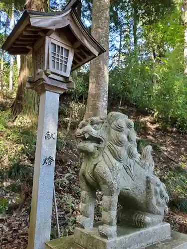 王宮伊豆神社の狛犬