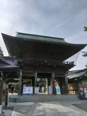白山神社の山門・神門