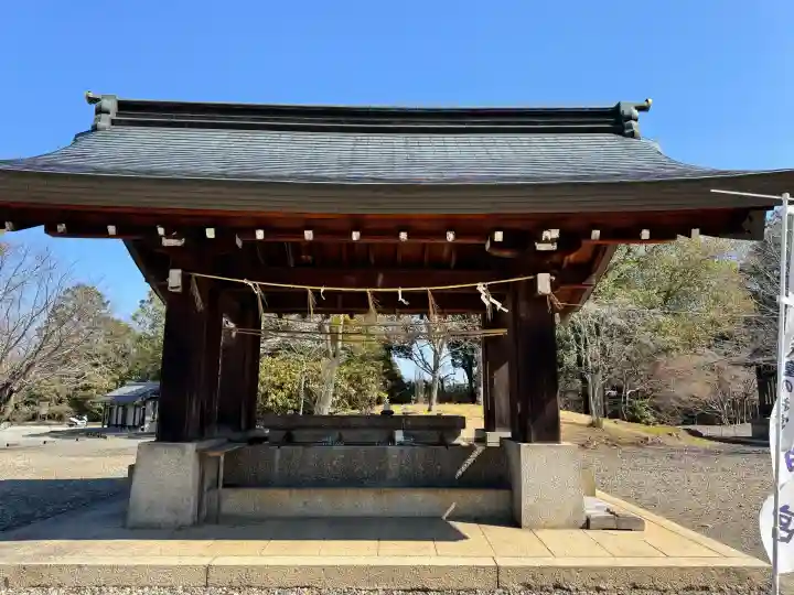 吉野神宮の{uncategorized: "未分類", other: "その他", undefined: "問題あり", building: "その他建物", grave: "お墓", sacred_gate: "鳥居", guardian: "狛犬", statue: "像", buddha: "仏像", history: "歴史", nature: "自然", garden: "庭園", animal: "動物", pagoda: "塔", temizu: "手水舎", mountain_gate: "山門・神門", sanctuary: "本殿・本堂", subordinate: "末社・摂社", art: "芸術", scenery: "景色", jizo: "地蔵", ema: "絵馬", goshuin: "御朱印", omikuji: "おみくじ", items: "授与品その他", amulet: "お守り", goshuincho: "御朱印帳", eats: "食事", festival: "お祭り", votive_dance: "神楽", shichigosan: "七五三参", wedding: "結婚式", experience: "体験その他", initially: "初詣", around: "周辺", anti_infection: "感染症対策"}