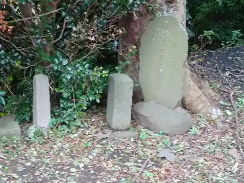 神明社の狛犬