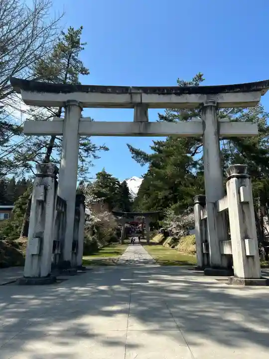 岩木山神社の{uncategorized: "未分類", other: "その他", undefined: "問題あり", building: "その他建物", grave: "お墓", sacred_gate: "鳥居", guardian: "狛犬", statue: "像", buddha: "仏像", history: "歴史", nature: "自然", garden: "庭園", animal: "動物", pagoda: "塔", temizu: "手水舎", mountain_gate: "山門・神門", sanctuary: "本殿・本堂", subordinate: "末社・摂社", art: "芸術", scenery: "景色", jizo: "地蔵", ema: "絵馬", goshuin: "御朱印", omikuji: "おみくじ", items: "授与品その他", amulet: "お守り", goshuincho: "御朱印帳", eats: "食事", festival: "お祭り", votive_dance: "神楽", shichigosan: "七五三参", wedding: "結婚式", experience: "体験その他", initially: "初詣", around: "周辺", anti_infection: "感染症対策"}