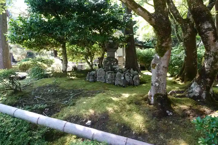 若狭神宮寺の庭園