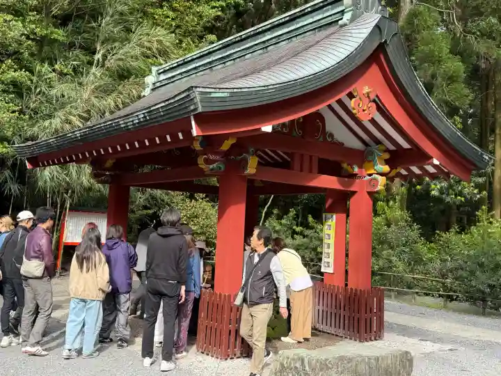 霧島神宮の{uncategorized: "未分類", other: "その他", undefined: "問題あり", building: "その他建物", grave: "お墓", sacred_gate: "鳥居", guardian: "狛犬", statue: "像", buddha: "仏像", history: "歴史", nature: "自然", garden: "庭園", animal: "動物", pagoda: "塔", temizu: "手水舎", mountain_gate: "山門・神門", sanctuary: "本殿・本堂", subordinate: "末社・摂社", art: "芸術", scenery: "景色", jizo: "地蔵", ema: "絵馬", goshuin: "御朱印", omikuji: "おみくじ", items: "授与品その他", amulet: "お守り", goshuincho: "御朱印帳", eats: "食事", festival: "お祭り", votive_dance: "神楽", shichigosan: "七五三参", wedding: "結婚式", experience: "体験その他", initially: "初詣", around: "周辺", anti_infection: "感染症対策"}
