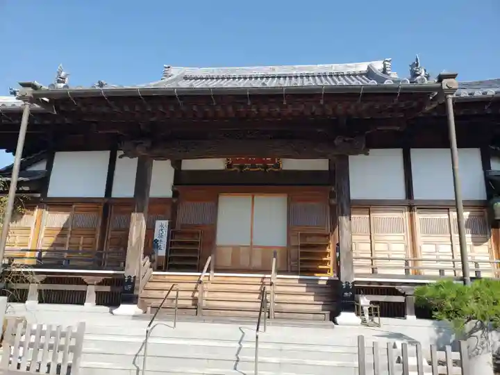 西蓮寺の本殿・本堂