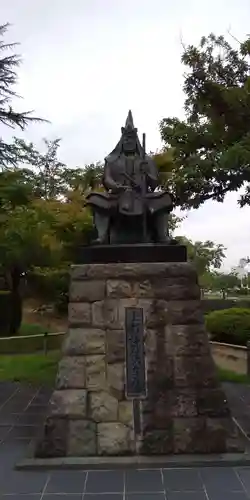 上杉神社の像