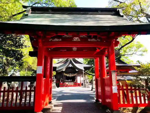 美奈宜神社の山門