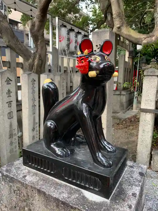 満足稲荷神社の狛犬
