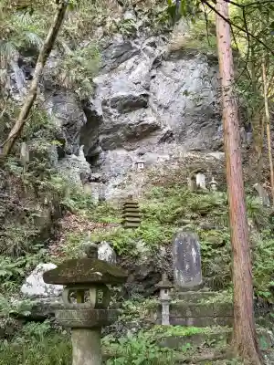 水潜寺の{uncategorized: "未分類", other: "その他", undefined: "問題あり", building: "その他建物", grave: "お墓", sacred_gate: "鳥居", guardian: "狛犬", statue: "像", buddha: "仏像", history: "歴史", nature: "自然", garden: "庭園", animal: "動物", pagoda: "塔", temizu: "手水舎", mountain_gate: "山門・神門", sanctuary: "本殿・本堂", subordinate: "末社・摂社", art: "芸術", scenery: "景色", jizo: "地蔵", ema: "絵馬", goshuin: "御朱印", omikuji: "おみくじ", items: "授与品その他", amulet: "お守り", goshuincho: "御朱印帳", eats: "食事", festival: "お祭り", votive_dance: "神楽", shichigosan: "七五三参", wedding: "結婚式", experience: "体験その他", initially: "初詣", around: "周辺", anti_infection: "感染症対策"}