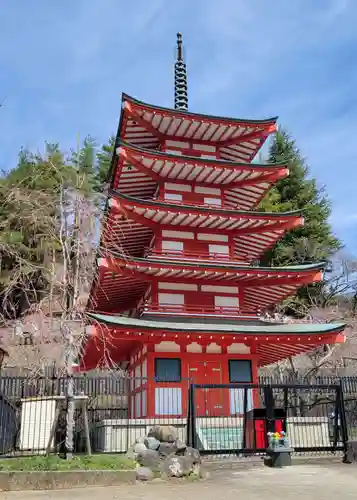 新倉富士浅間神社の塔