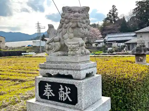 立志神社の狛犬