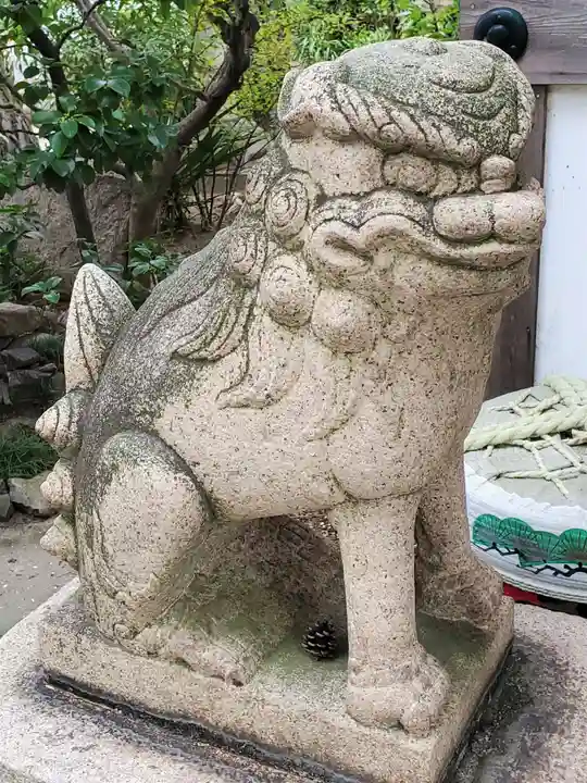 魚崎八幡宮神社の狛犬