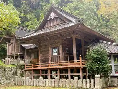 階見八幡神社の本殿・本堂