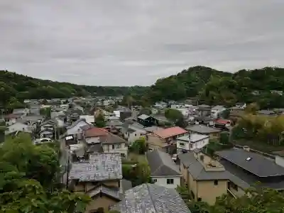杉本寺の{uncategorized: "未分類", other: "その他", undefined: "問題あり", building: "その他建物", grave: "お墓", sacred_gate: "鳥居", guardian: "狛犬", statue: "像", buddha: "仏像", history: "歴史", nature: "自然", garden: "庭園", animal: "動物", pagoda: "塔", temizu: "手水舎", mountain_gate: "山門・神門", sanctuary: "本殿・本堂", subordinate: "末社・摂社", art: "芸術", scenery: "景色", jizo: "地蔵", ema: "絵馬", goshuin: "御朱印", omikuji: "おみくじ", items: "授与品その他", amulet: "お守り", goshuincho: "御朱印帳", eats: "食事", festival: "お祭り", votive_dance: "神楽", shichigosan: "七五三参", wedding: "結婚式", experience: "体験その他", initially: "初詣", around: "周辺", anti_infection: "感染症対策"}