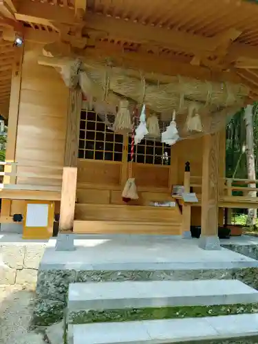 赤猪岩神社の{uncategorized: "未分類", other: "その他", undefined: "問題あり", building: "その他建物", grave: "お墓", sacred_gate: "鳥居", guardian: "狛犬", statue: "像", buddha: "仏像", history: "歴史", nature: "自然", garden: "庭園", animal: "動物", pagoda: "塔", temizu: "手水舎", mountain_gate: "山門・神門", sanctuary: "本殿・本堂", subordinate: "末社・摂社", art: "芸術", scenery: "景色", jizo: "地蔵", ema: "絵馬", goshuin: "御朱印", omikuji: "おみくじ", items: "授与品その他", amulet: "お守り", goshuincho: "御朱印帳", eats: "食事", festival: "お祭り", votive_dance: "神楽", shichigosan: "七五三参", wedding: "結婚式", experience: "体験その他", initially: "初詣", around: "周辺", anti_infection: "感染症対策"}