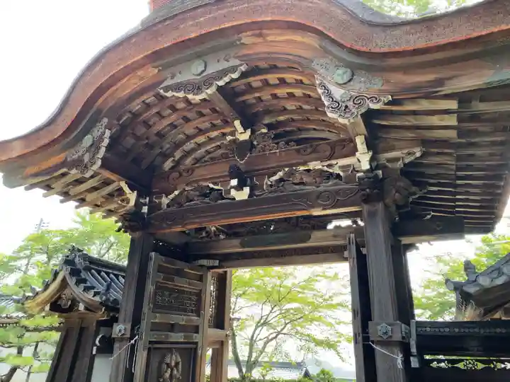西教寺の山門・神門