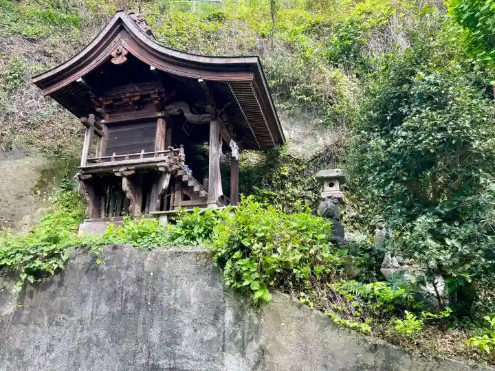 八幡宮の{uncategorized: "未分類", other: "その他", undefined: "問題あり", building: "その他建物", grave: "お墓", sacred_gate: "鳥居", guardian: "狛犬", statue: "像", buddha: "仏像", history: "歴史", nature: "自然", garden: "庭園", animal: "動物", pagoda: "塔", temizu: "手水舎", mountain_gate: "山門・神門", sanctuary: "本殿・本堂", subordinate: "末社・摂社", art: "芸術", scenery: "景色", jizo: "地蔵", ema: "絵馬", goshuin: "御朱印", omikuji: "おみくじ", items: "授与品その他", amulet: "お守り", goshuincho: "御朱印帳", eats: "食事", festival: "お祭り", votive_dance: "神楽", shichigosan: "七五三参", wedding: "結婚式", experience: "体験その他", initially: "初詣", around: "周辺", anti_infection: "感染症対策"}