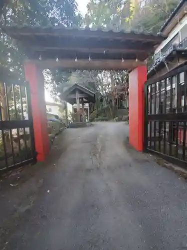 八雲稲荷神社の山門