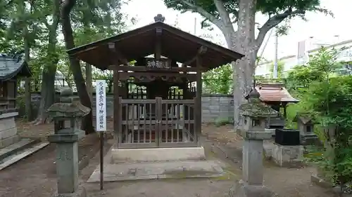 穴切大神社の末社