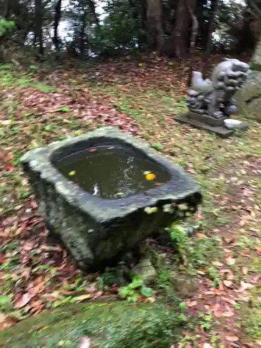 八房神社の手水舎