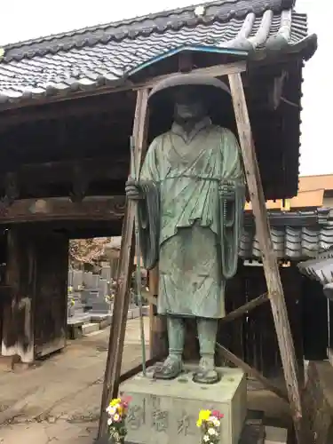 長勝寺の像