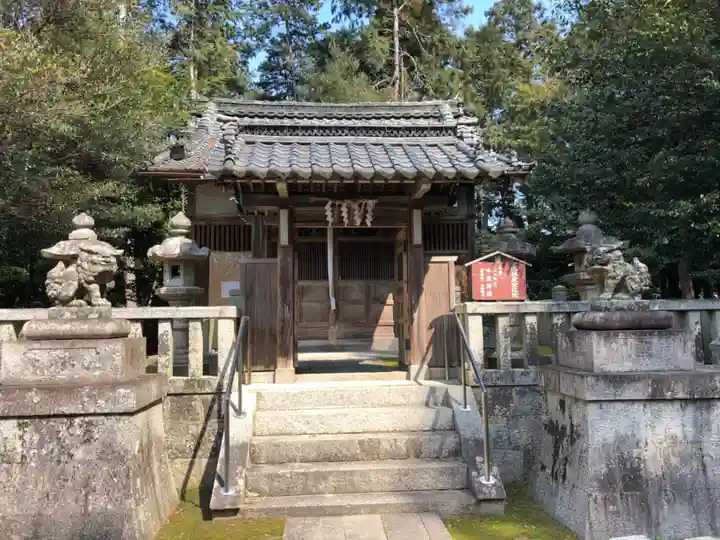 川田神社の本殿・本堂
