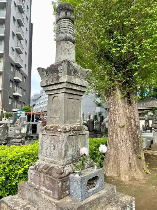 蓮馨寺の{uncategorized: "未分類", other: "その他", undefined: "問題あり", building: "その他建物", grave: "お墓", sacred_gate: "鳥居", guardian: "狛犬", statue: "像", buddha: "仏像", history: "歴史", nature: "自然", garden: "庭園", animal: "動物", pagoda: "塔", temizu: "手水舎", mountain_gate: "山門・神門", sanctuary: "本殿・本堂", subordinate: "末社・摂社", art: "芸術", scenery: "景色", jizo: "地蔵", ema: "絵馬", goshuin: "御朱印", omikuji: "おみくじ", items: "授与品その他", amulet: "お守り", goshuincho: "御朱印帳", eats: "食事", festival: "お祭り", votive_dance: "神楽", shichigosan: "七五三参", wedding: "結婚式", experience: "体験その他", initially: "初詣", around: "周辺", anti_infection: "感染症対策"}