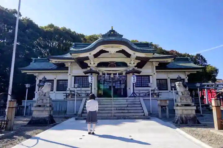 白鳥神社の{uncategorized: "未分類", other: "その他", undefined: "問題あり", building: "その他建物", grave: "お墓", sacred_gate: "鳥居", guardian: "狛犬", statue: "像", buddha: "仏像", history: "歴史", nature: "自然", garden: "庭園", animal: "動物", pagoda: "塔", temizu: "手水舎", mountain_gate: "山門・神門", sanctuary: "本殿・本堂", subordinate: "末社・摂社", art: "芸術", scenery: "景色", jizo: "地蔵", ema: "絵馬", goshuin: "御朱印", omikuji: "おみくじ", items: "授与品その他", amulet: "お守り", goshuincho: "御朱印帳", eats: "食事", festival: "お祭り", votive_dance: "神楽", shichigosan: "七五三参", wedding: "結婚式", experience: "体験その他", initially: "初詣", around: "周辺", anti_infection: "感染症対策"}