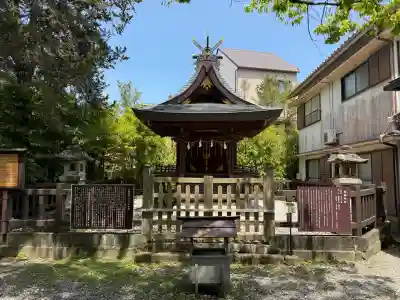 藤厳神社（闘鶏神社境内社)の{uncategorized: "未分類", other: "その他", undefined: "問題あり", building: "その他建物", grave: "お墓", sacred_gate: "鳥居", guardian: "狛犬", statue: "像", buddha: "仏像", history: "歴史", nature: "自然", garden: "庭園", animal: "動物", pagoda: "塔", temizu: "手水舎", mountain_gate: "山門・神門", sanctuary: "本殿・本堂", subordinate: "末社・摂社", art: "芸術", scenery: "景色", jizo: "地蔵", ema: "絵馬", goshuin: "御朱印", omikuji: "おみくじ", items: "授与品その他", amulet: "お守り", goshuincho: "御朱印帳", eats: "食事", festival: "お祭り", votive_dance: "神楽", shichigosan: "七五三参", wedding: "結婚式", experience: "体験その他", initially: "初詣", around: "周辺", anti_infection: "感染症対策"}