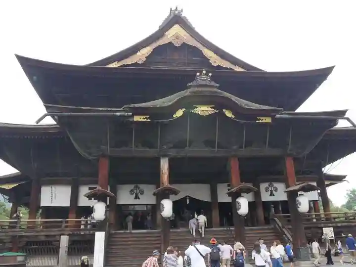 善光寺の本殿・本堂