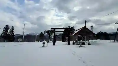 千軒神社の{uncategorized: "未分類", other: "その他", undefined: "問題あり", building: "その他建物", grave: "お墓", sacred_gate: "鳥居", guardian: "狛犬", statue: "像", buddha: "仏像", history: "歴史", nature: "自然", garden: "庭園", animal: "動物", pagoda: "塔", temizu: "手水舎", mountain_gate: "山門・神門", sanctuary: "本殿・本堂", subordinate: "末社・摂社", art: "芸術", scenery: "景色", jizo: "地蔵", ema: "絵馬", goshuin: "御朱印", omikuji: "おみくじ", items: "授与品その他", amulet: "お守り", goshuincho: "御朱印帳", eats: "食事", festival: "お祭り", votive_dance: "神楽", shichigosan: "七五三参", wedding: "結婚式", experience: "体験その他", initially: "初詣", around: "周辺", anti_infection: "感染症対策"}
