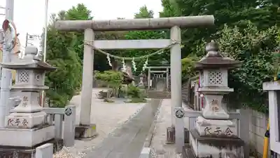 諏訪神社の鳥居