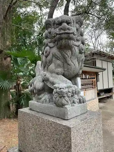 漆部神社の狛犬