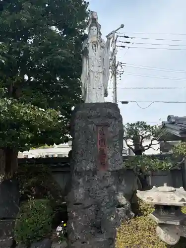 久国寺の{uncategorized: "未分類", other: "その他", undefined: "問題あり", building: "その他建物", grave: "お墓", sacred_gate: "鳥居", guardian: "狛犬", statue: "像", buddha: "仏像", history: "歴史", nature: "自然", garden: "庭園", animal: "動物", pagoda: "塔", temizu: "手水舎", mountain_gate: "山門・神門", sanctuary: "本殿・本堂", subordinate: "末社・摂社", art: "芸術", scenery: "景色", jizo: "地蔵", ema: "絵馬", goshuin: "御朱印", omikuji: "おみくじ", items: "授与品その他", amulet: "お守り", goshuincho: "御朱印帳", eats: "食事", festival: "お祭り", votive_dance: "神楽", shichigosan: "七五三参", wedding: "結婚式", experience: "体験その他", initially: "初詣", around: "周辺", anti_infection: "感染症対策"}