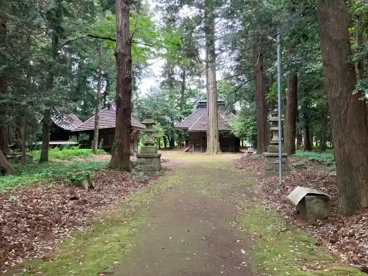 香取神社の{uncategorized: "未分類", other: "その他", undefined: "問題あり", building: "その他建物", grave: "お墓", sacred_gate: "鳥居", guardian: "狛犬", statue: "像", buddha: "仏像", history: "歴史", nature: "自然", garden: "庭園", animal: "動物", pagoda: "塔", temizu: "手水舎", mountain_gate: "山門・神門", sanctuary: "本殿・本堂", subordinate: "末社・摂社", art: "芸術", scenery: "景色", jizo: "地蔵", ema: "絵馬", goshuin: "御朱印", omikuji: "おみくじ", items: "授与品その他", amulet: "お守り", goshuincho: "御朱印帳", eats: "食事", festival: "お祭り", votive_dance: "神楽", shichigosan: "七五三参", wedding: "結婚式", experience: "体験その他", initially: "初詣", around: "周辺", anti_infection: "感染症対策"}