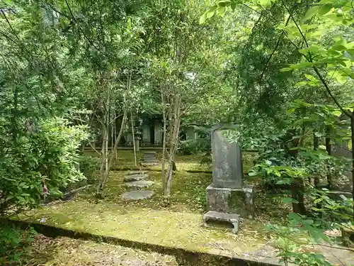 高岳寺の庭園