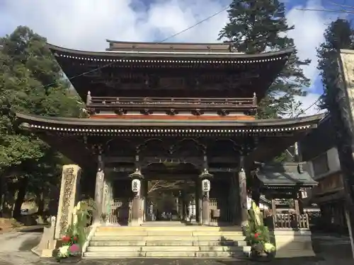 華厳寺の山門