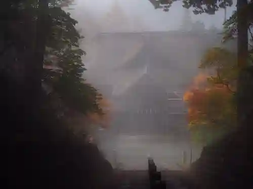 七面山敬慎院の本殿・本堂