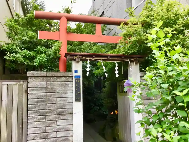 於三稲荷神社のその他建物