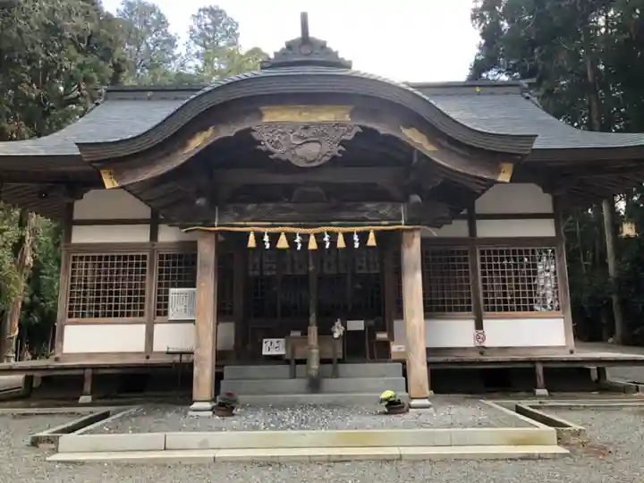 高岡神社の本殿・本堂