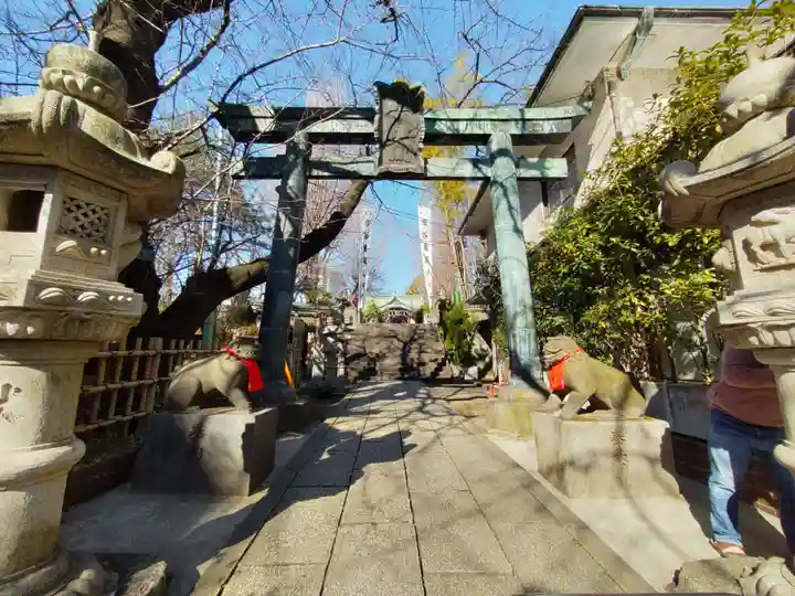 市谷亀岡八幡宮の鳥居