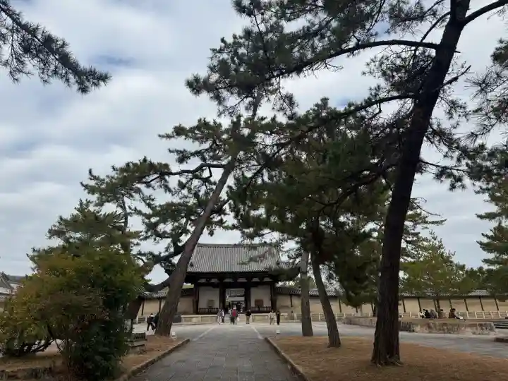 法隆寺の{uncategorized: "未分類", other: "その他", undefined: "問題あり", building: "その他建物", grave: "お墓", sacred_gate: "鳥居", guardian: "狛犬", statue: "像", buddha: "仏像", history: "歴史", nature: "自然", garden: "庭園", animal: "動物", pagoda: "塔", temizu: "手水舎", mountain_gate: "山門・神門", sanctuary: "本殿・本堂", subordinate: "末社・摂社", art: "芸術", scenery: "景色", jizo: "地蔵", ema: "絵馬", goshuin: "御朱印", omikuji: "おみくじ", items: "授与品その他", amulet: "お守り", goshuincho: "御朱印帳", eats: "食事", festival: "お祭り", votive_dance: "神楽", shichigosan: "七五三参", wedding: "結婚式", experience: "体験その他", initially: "初詣", around: "周辺", anti_infection: "感染症対策"}