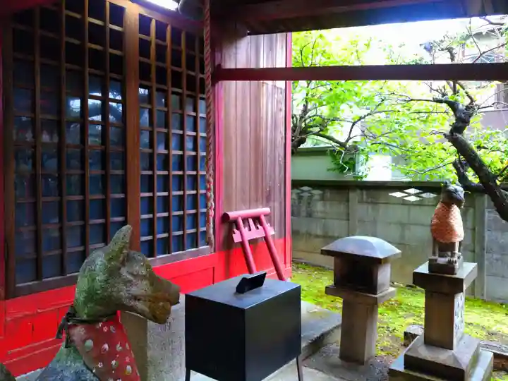 稲荷社(義市稲荷社)の本殿・本堂