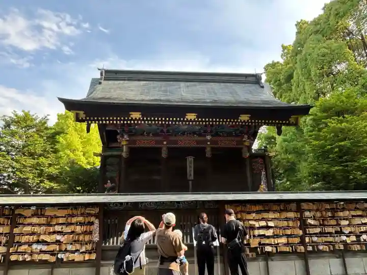 秩父神社の{uncategorized: "未分類", other: "その他", undefined: "問題あり", building: "その他建物", grave: "お墓", sacred_gate: "鳥居", guardian: "狛犬", statue: "像", buddha: "仏像", history: "歴史", nature: "自然", garden: "庭園", animal: "動物", pagoda: "塔", temizu: "手水舎", mountain_gate: "山門・神門", sanctuary: "本殿・本堂", subordinate: "末社・摂社", art: "芸術", scenery: "景色", jizo: "地蔵", ema: "絵馬", goshuin: "御朱印", omikuji: "おみくじ", items: "授与品その他", amulet: "お守り", goshuincho: "御朱印帳", eats: "食事", festival: "お祭り", votive_dance: "神楽", shichigosan: "七五三参", wedding: "結婚式", experience: "体験その他", initially: "初詣", around: "周辺", anti_infection: "感染症対策"}