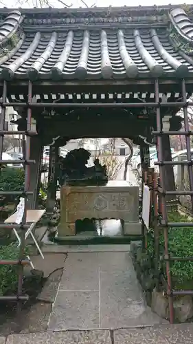 白山神社の手水舎