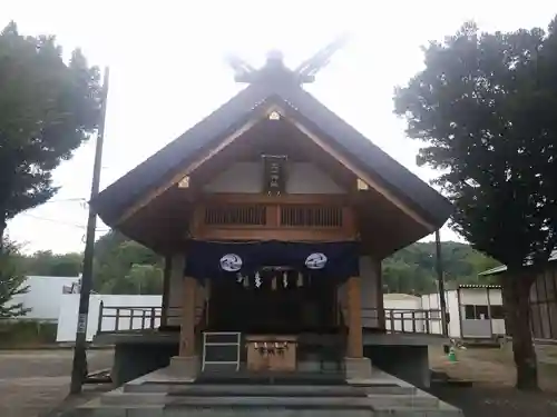 石山神社の本殿