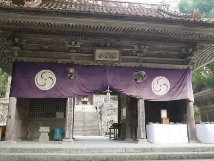 明石寺の山門・神門