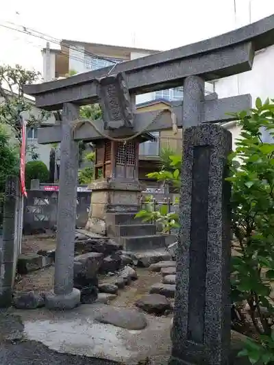 福徳稲荷神社の鳥居