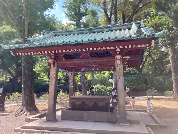 根津神社の手水舎